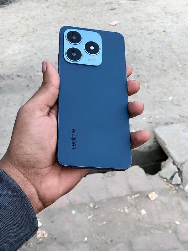 Realme C63 0