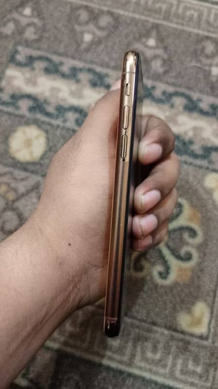 10/10 condition iphone xs for sale 0