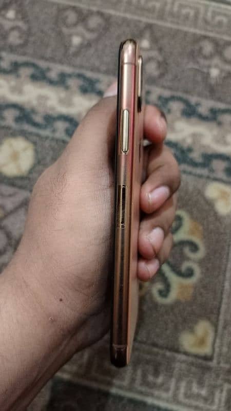 10/10 condition iphone xs for sale 1