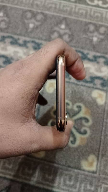 10/10 condition iphone xs for sale 2