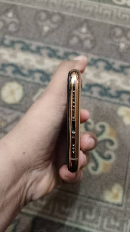 10/10 condition iphone xs for sale 5