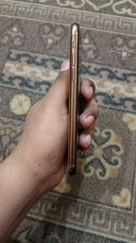 10/10 condition iphone xs for sale 7