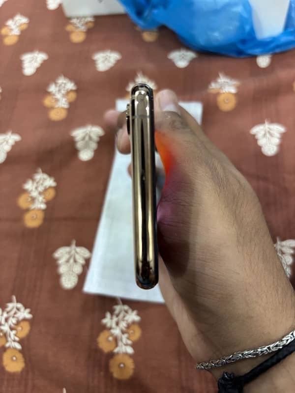 Iphone XS 256GB Factory Unlock (Non PTA) 3