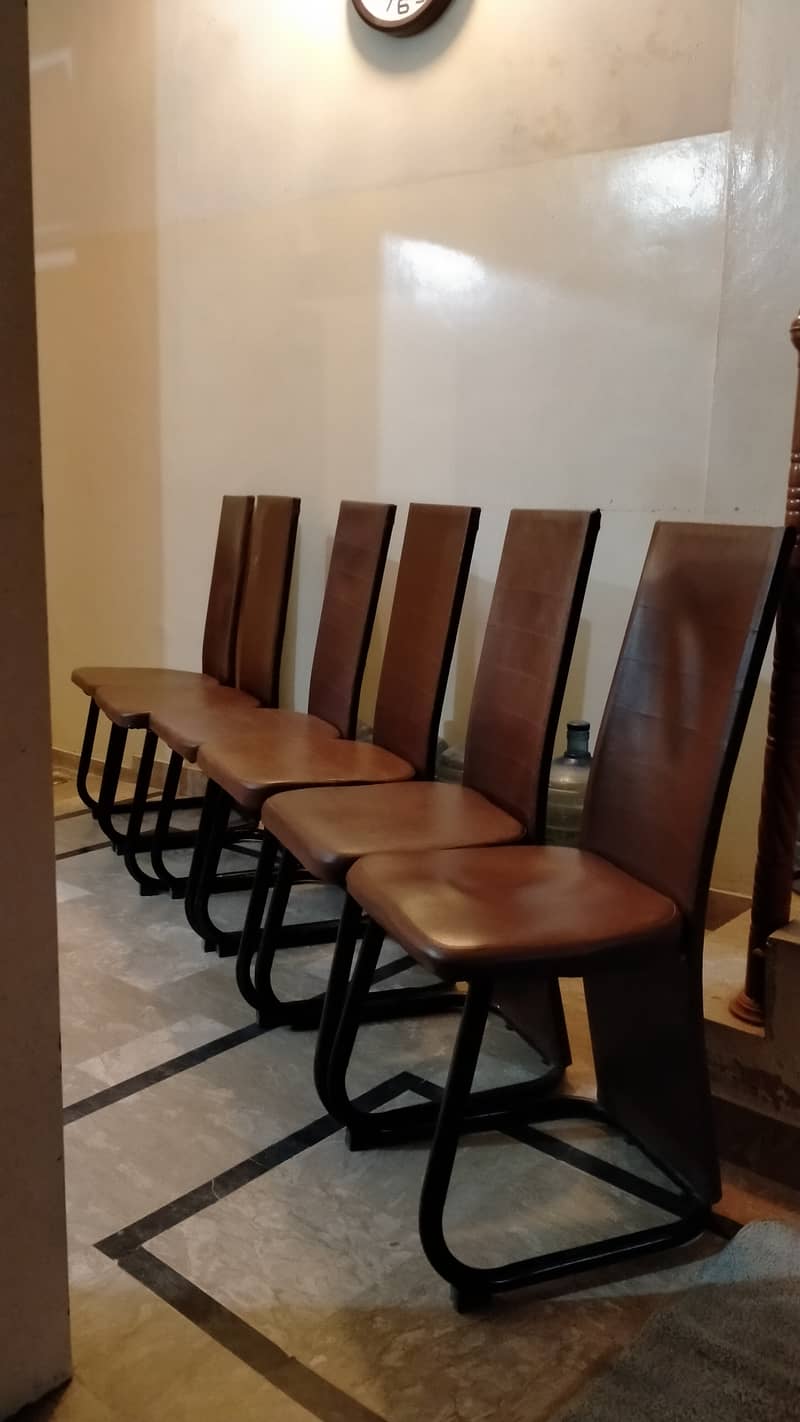 Dinning Table With 6 Chairs 3