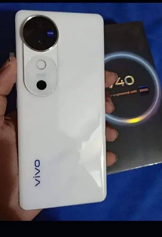 vivo v 40 10/10 all ok 1 month use 1