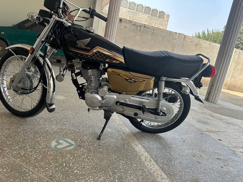 Honda 125 Gold Edition 3