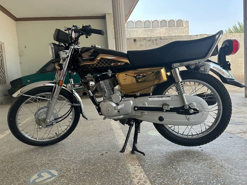 Honda 125 Gold Edition 4