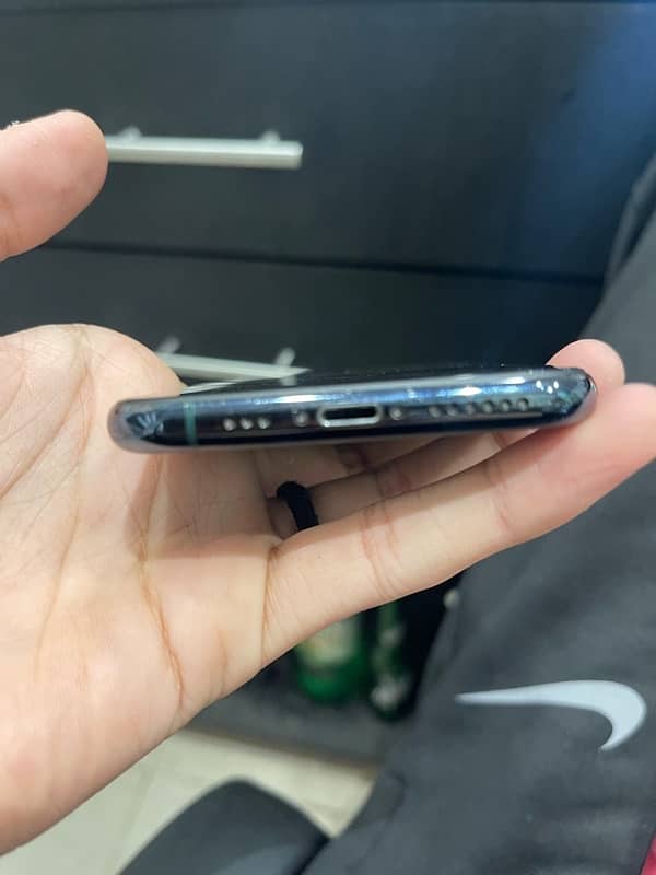 IPHONE 11 PRO 64GB 3