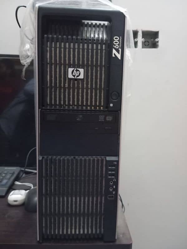 Workstation Xeon Z600 0