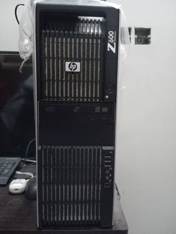 Workstation Xeon Z600 1