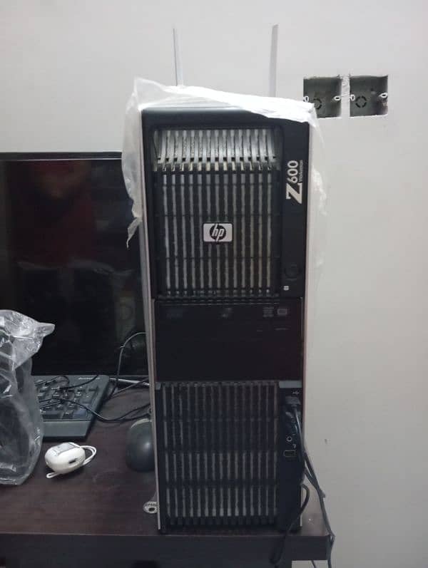 Workstation Xeon Z600 4