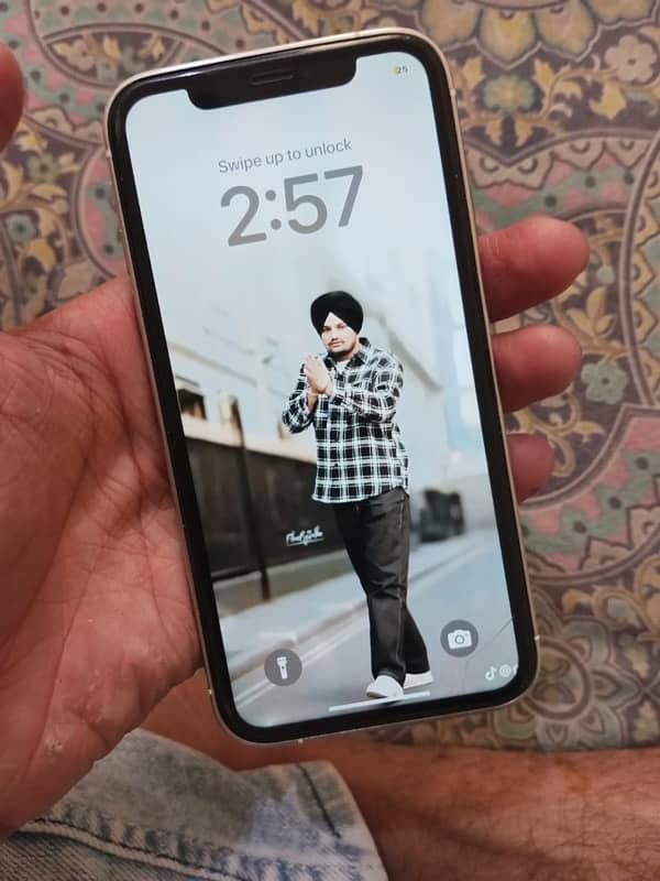 iPhone XR 9