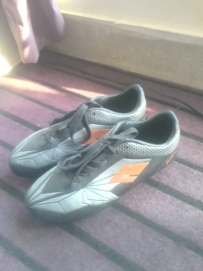 Football shoes grey and black colorway with studs size 40 (EUR) 0