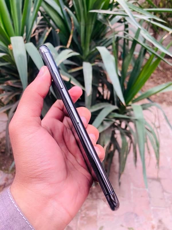 iPhone 11 Pro Max Pta approved 2