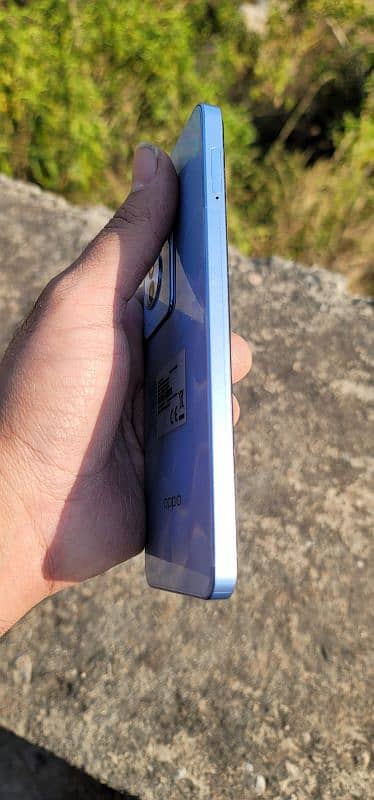 I am selling my oppo Reno 11f. 4