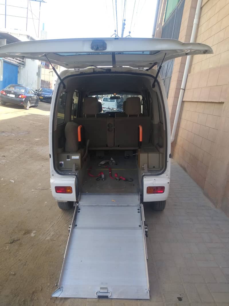 Daihatsu Hijet 2013 for disable person 0