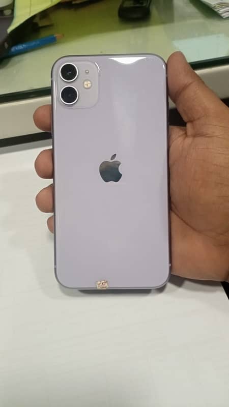 •IPhone 11  64GB 0