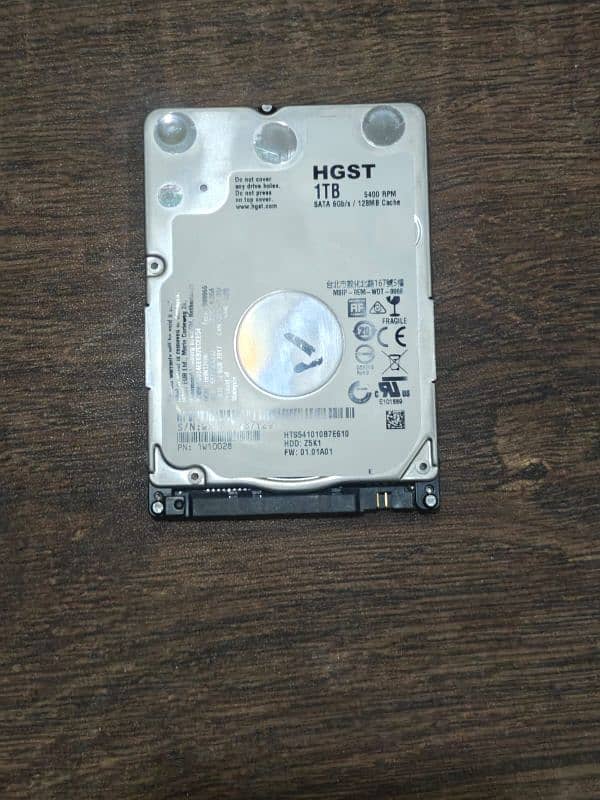 1 TB HGST Sata HDD 0