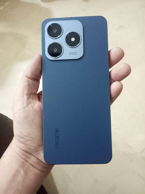 Realme C63 0