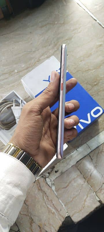 vivo y51 4+128 with box charge 3