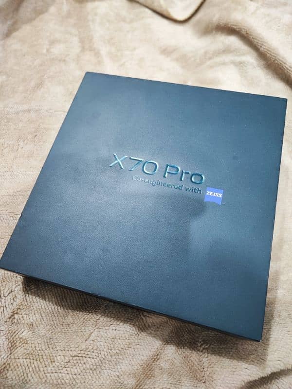 VIVO X70PRO - With box and accessories - official PTA - VIVO X70 PRO 15