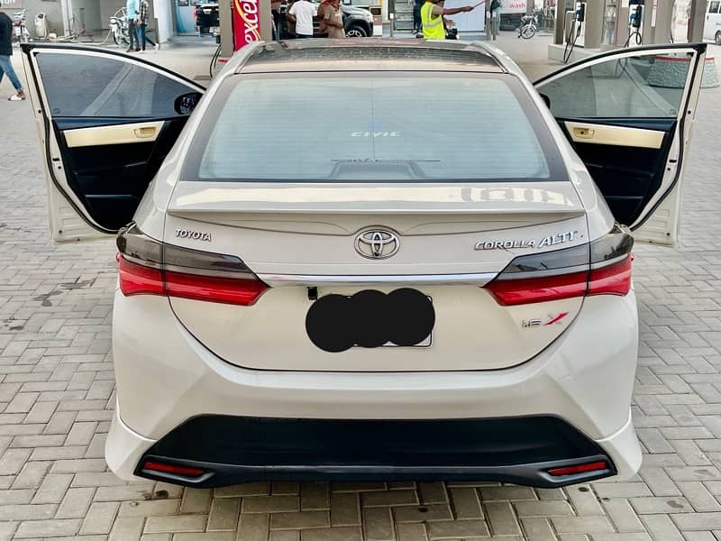 Toyota Corolla XLI Automatic 2019 4