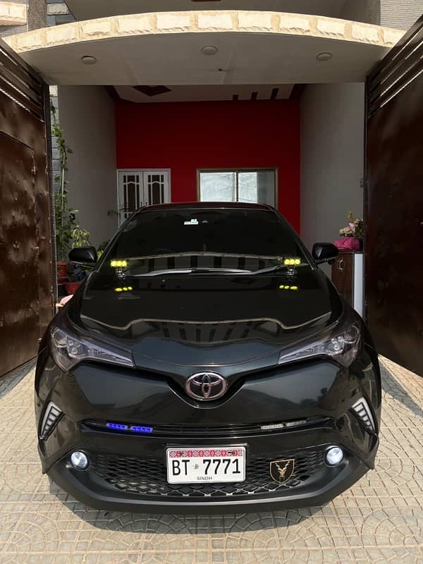 Toyota C-HR 2017 1