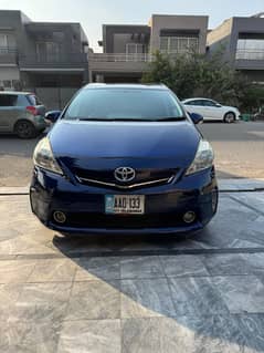 Toyota Prius Alpha 2011