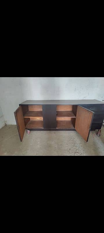 2 Wooden cabinets 2