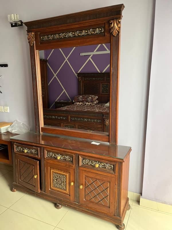 Urgent sell Bedroom set 1