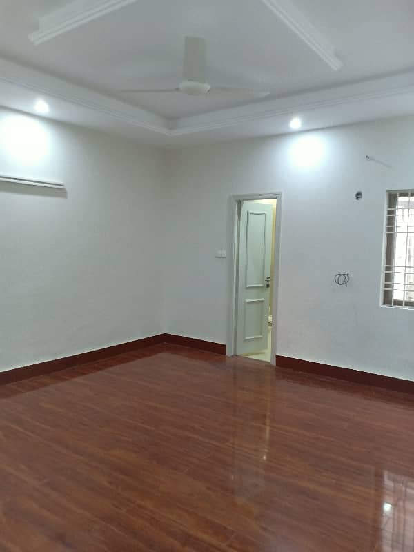 10 Marla House For Sale In 40 Kothiyan Society Satyana Road Faisalabad 11