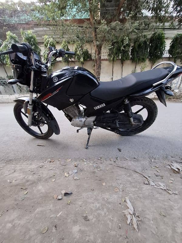 ybr 125 all ok lush condition 2020 model punjqb number 2