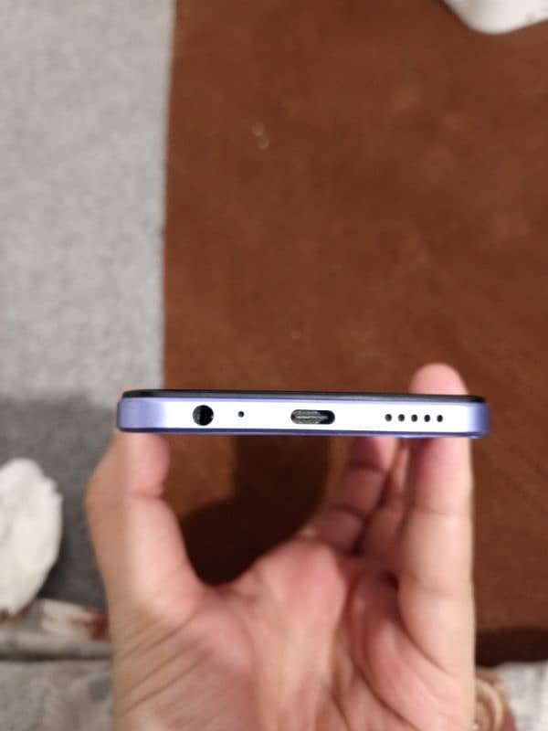 Vivo Y17s 4