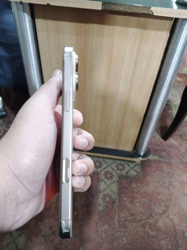 iphone 16 Pro Max Desert titinium 10/10 condition 2