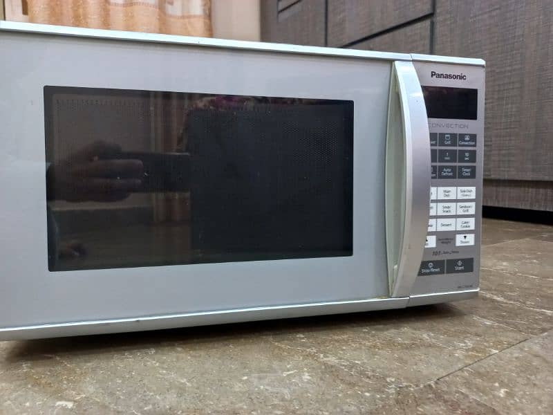 Panasonic Microwave oven 27Ltr 1