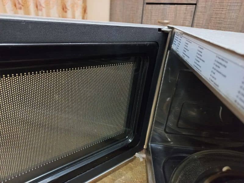 Panasonic Microwave oven 27Ltr 8