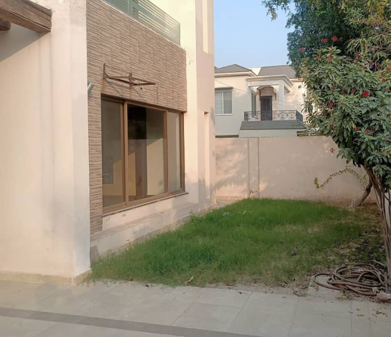 1 Kanal House Use Available For Sale 7