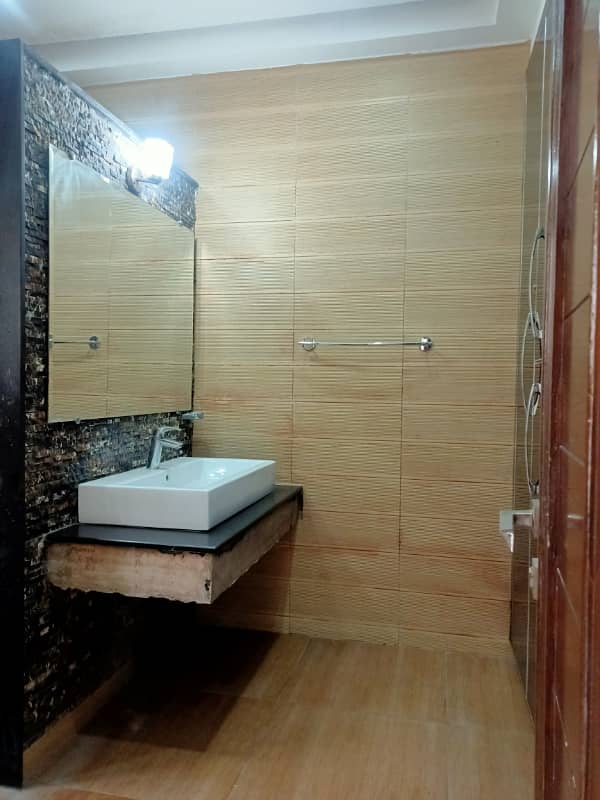 1 Kanal House Use Available For Sale 22