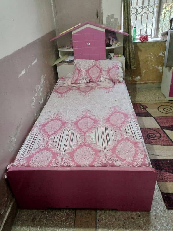 kids bed for sale. neat and clean. 0