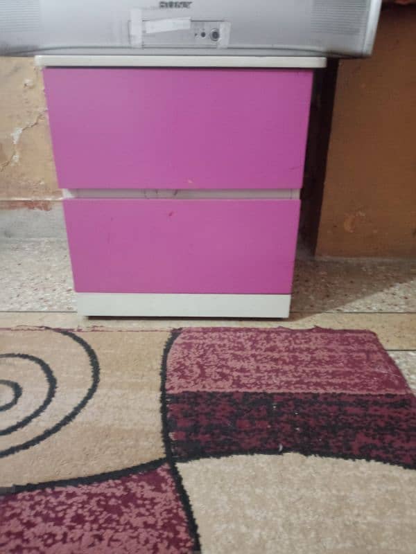 kids bed for sale. neat and clean. 4