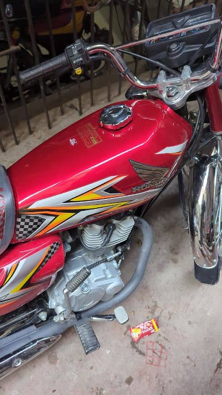 Honda 125 24 model 25 stikr Applied 4 10%10 condition all ok 13