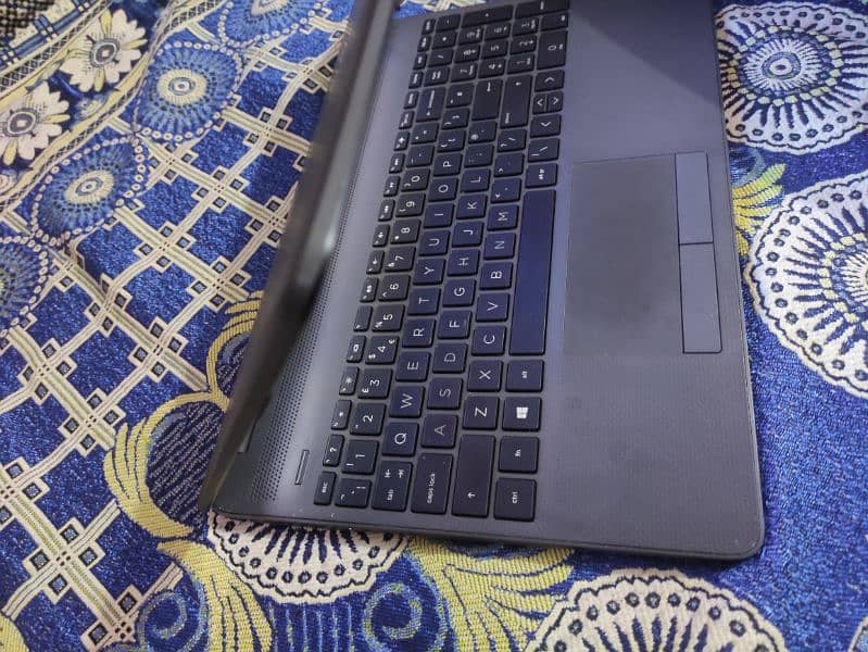 HP ka laptop 8GB 256 GB memory ram 3