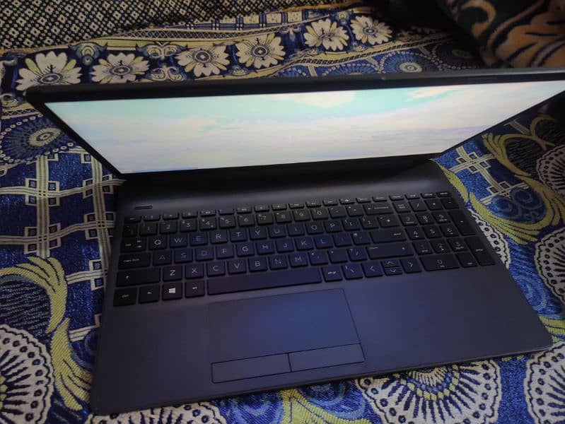 HP ka laptop 8GB 256 GB memory ram 6