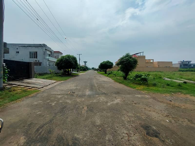 4 Kanal Plot For Sale In Iep Engineers Town 0