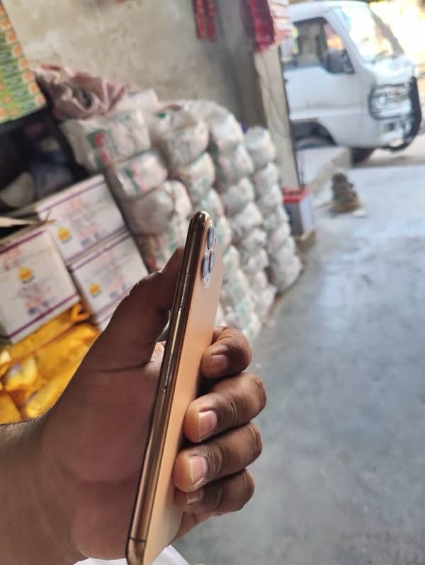 i phone 11 PRO MAX dual physical PTA approved 5