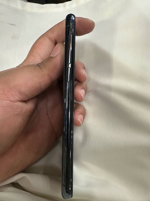 IPHONE 11 Pro 256GB 4