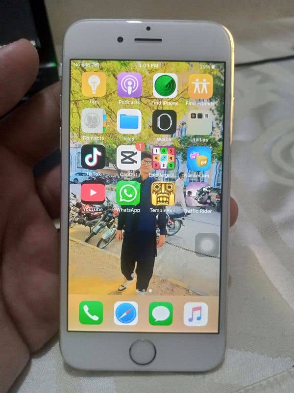 iPhone 6 Excellent 10 by 10 condition 1