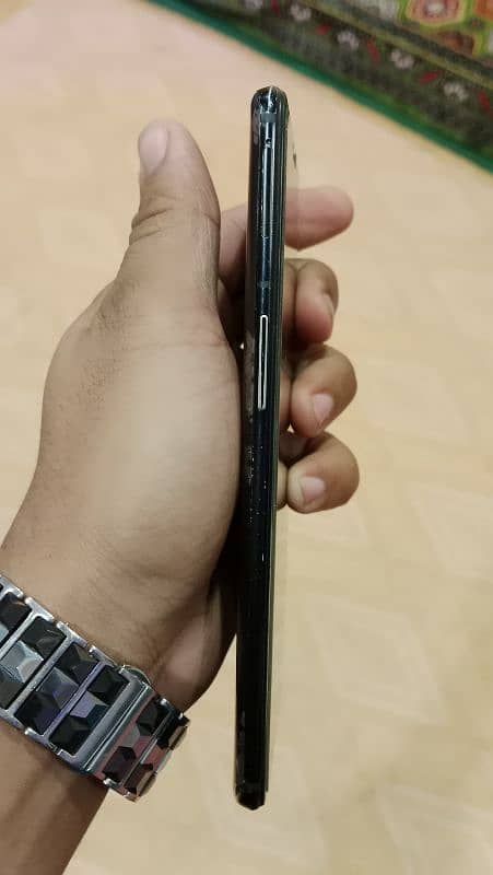 One plus 6 (8 gb Ram / 128 gb memory) 3