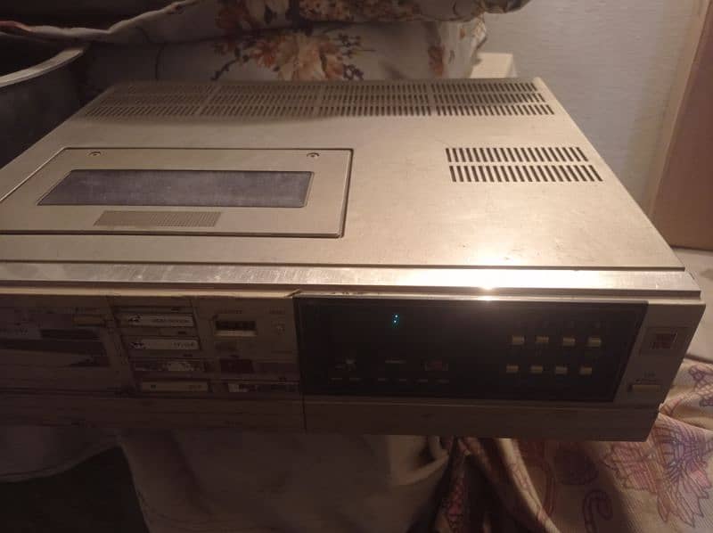 VCR Video Cassette Recorder 1