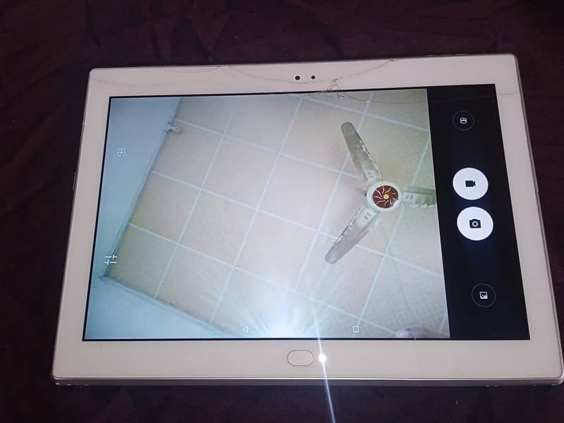 Lenovo Tablet (701LV) Full Size screen 9